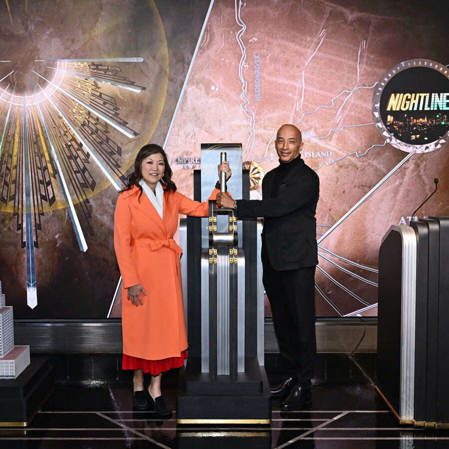 Juju Chang and Byron Pitts light the Empire State Building